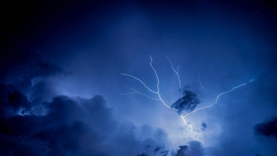 Une grosse activité orageuse est prévue dans 14 départements de France, ce 1er mai 2024.