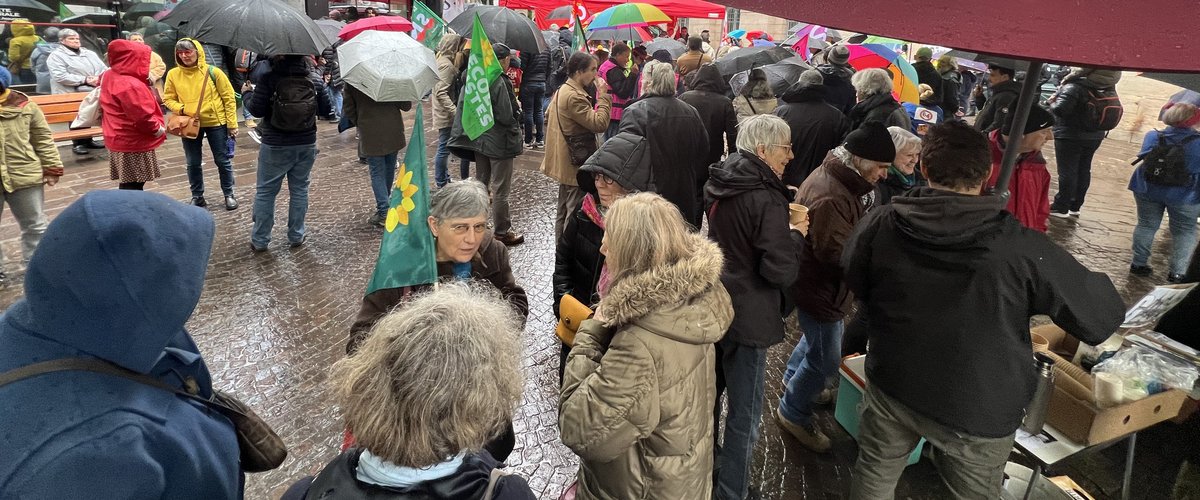 VIDEO. Fête du travail : plus de 150 personnes mobilisées devant la préfecture de Rodez, ce mercredi 1er mai
