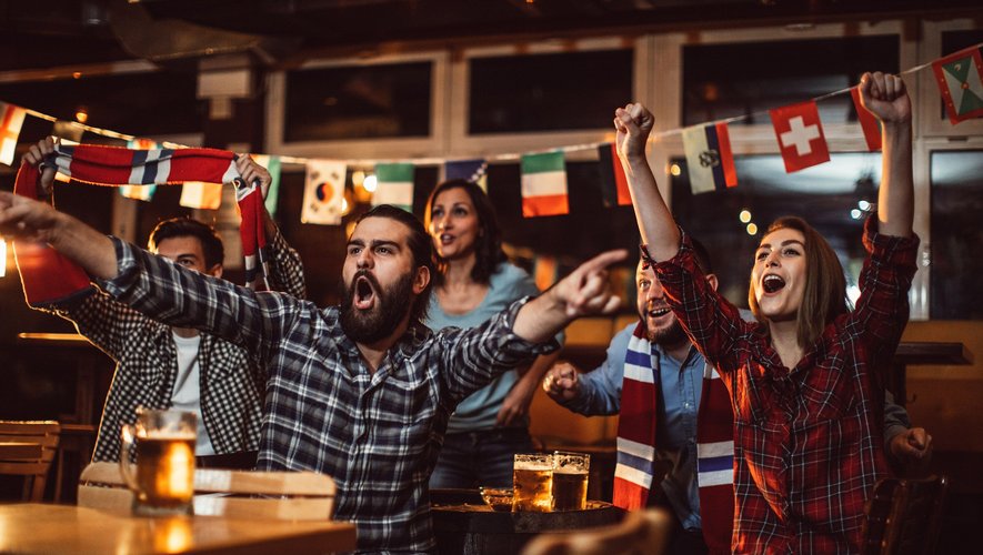 28% de Français qui suivront l'Euro de football assisteront aux matches dans un bar.