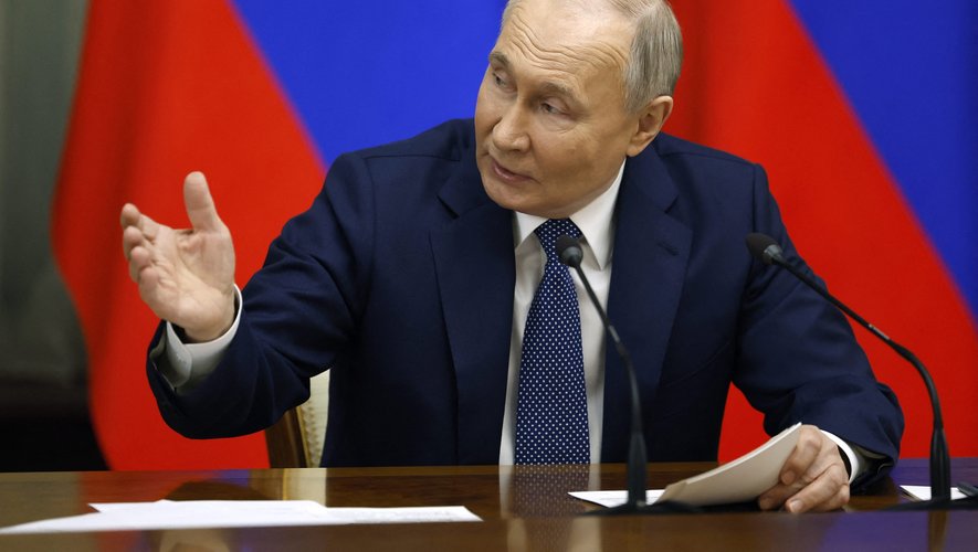 Vladimir Poutine une nouvelle fois investi président de la Russie ce mardi 7 mai.