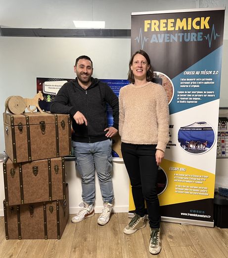 Dimitri Salgues, co-fondateur, et Mathilde Costes, salariée de l’entreprise Freemick Aventure.