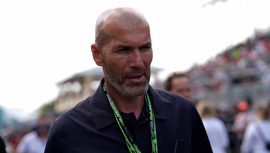 Selon l’Équipe, Zinedine Zidane devrait allumer le chaudron olympique… à moins d’un énième changement de programme.