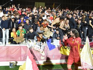 Football : ambiance et réactions après la qualification en play-offs, la folie s'empare de Rodez