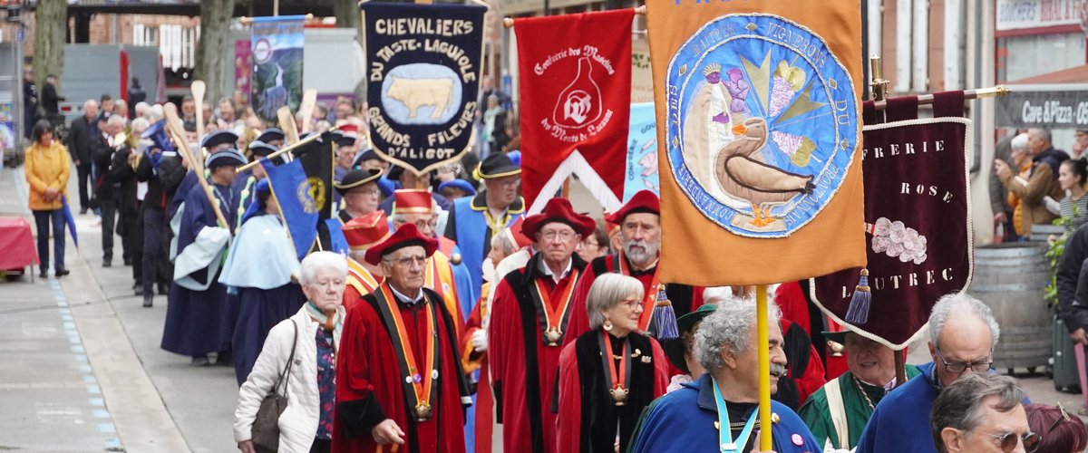 VIDEO. À Marcillac-Vallon, l’Échansonnerie de Saint-Bourrou fête son 100e chapitre