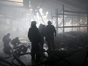 Guerre en Ukraine : un hypermarché bombardé à Kharkiv, Zelensky annonce 