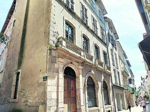 Villefranche-de-Rouergue : commissariat municipal, quais, espaces culturels... Le point sur les achats et les ventes de biens