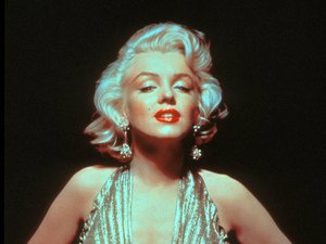 Marilyn Monroe : l'identité de son père révélée, l'incroyable découverte de chercheurs de Toulouse qui ont fait parler l'ADN de cheveux de la star d'Hollywood