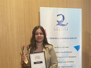 Une étudiante à la CCI de Rodez remporte un prix national pour ses travaux chez 2PS, spécialiste du revêtement sur les implants orthopédiques et chirurgicaux