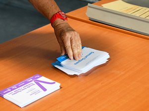 Élections législatives 2024 : réactives, les imprimeries aveyronnaises sont déjà prêtes