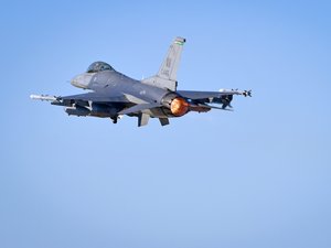 Guerre en Ukraine : navigation, ciblage, tir, des pilotes ukrainiens formés en France et en Europe dans l'attente de la livraison des F-16 et Mirage 2000-5