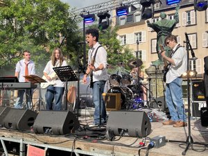VIDEO. Fête de la musique : fanfares, groupes, danses, au coeur de l'ambiance festive dans les rues de Rodez