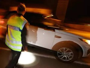 Occitanie : avec son coffre ouvert et un scooter volé à l'intérieur, il tente de fuir les gendarmes et fait une sortie de route