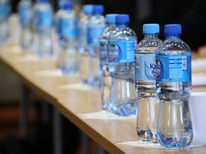 Une directive européenne autour des bouteilles entre en vigueur ce mercredi : qu'est-ce qu'elle stipule ?