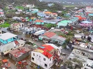 VIDEOS. Ouragan Béryl : au moins 7 morts, même relégué en catégorie 4, il continue sa route vers la Jamaïque