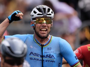 VIDEO. Tour de France : dès que ça sent le sprint, Cavendish remonte à vélo, et de 35 victoires d'étape dans la Grande Boucle !