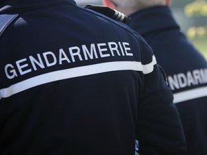 Aveyron : trois individus activement recherchés par la gendarmerie à Montjaux après avoir abandonné leurs véhicules