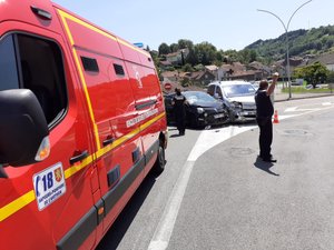 Aveyron : ils entrent en collision à quelques centaines de mètres de l'hôpital, les deux conducteurs blessés