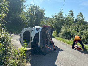 Aveyron : elle se renverse seule au volant de sa voiture, la conductrice transportée à l'hôpital