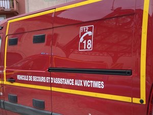 Aveyron : un poids lourd perd le contrôle et se renverse à l'entrée de Millau, le conducteur évacué à l'hôpital