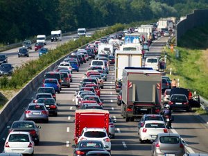 Trafic routier : encore un week-end chargé sur les routes de France, voici les axes à éviter