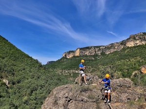 Aveyron : en tyrolienne, au-dessus des gorges de la Dourbie, 