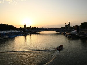 JO de Paris 2024 : va-t-on pouvoir nager dans la Seine ? Toujours trop polluée, les épreuves de triathlon hommes reportées d'un jour