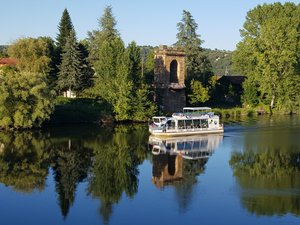 Bateau d'Olt : cette magnifique croisière en Aveyron propose le déjeuner et le dîner sur les flots en août