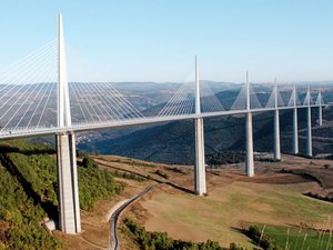 Pour les 20 ans du viaduc de Millau, Nathan Paulin survolera la course organisée par Eiffage