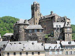 VIDEO. Les trucs à voir et à faire en Aveyron durant l'été : le château d'Estaing, un héritage politique laissé par Valéry Giscard d'Estaing