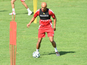 Football : l'attaquant Timothé Nkada signe trois ans à Rodez, un deuxième offensif espéré mardi