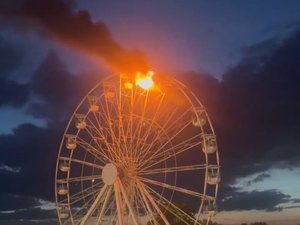 La grande roue prend feu pendant un festival de musique : les impressionnantes images du drame qui a fait 20 blessés en Allemagne