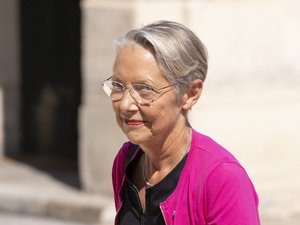 L'ancienne Première ministre, Élisabeth Borne est candidate à la tête du parti d'Emmanuel Macron, Renaissance