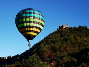 Clouée au sol à cause de la météo ces derniers mois, cette société de vols en montgolfière respire enfin en Aveyron