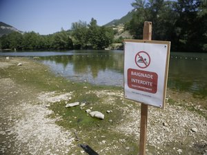 Eaux polluées à Millau : fermeture provisoire à la baignade de la plage de Gourg de Bades