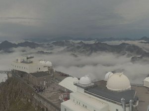 MÉTÉO. Pyrénées : les premiers flocons de neige entremêlés de pluie sont tombés sur le Pic du Midi