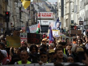 Michel Barnier Premier ministre : entre 26 000 et 160 000 manifestants à Paris contre sa nomination, 300 000 en France ?