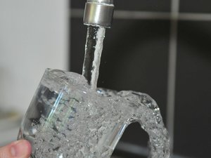 Dans ces deux communes, un habitant sur dix est tombé malade en même temps : l'eau du robinet était contaminée