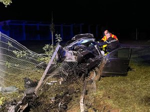 Dramatique accident dans le Doubs : le compteur était bloqué à 180 km/h, les quatre occupants sont décédés