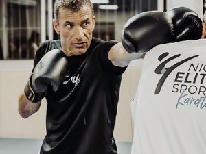 Champion mondial de karaté, créateur d'un club de boxing pour femmes... Qui est Christophe Pinna, qui sera à Sébazac ce jeudi ?