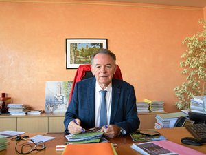 INTERVIEW. F'estivada, haras, équipements, travaux, impôts, 2026... Christian Teyssèdre, maire de Rodez, défend son bilan municipal