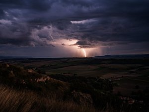 CARTES. Météo : orages, pluies, inondations dès ce samedi 21 septembre, 38 départements dont toute l'Occitanie en vigilance jaune ce dimanche