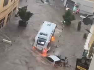 VIDÉOS. Des torrents dans les rues, des voitures emportées, les images impressionnantes du déluge qui s'est abattu sur Cannes