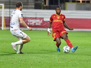 Football : Rodez ouvre le score devant Laval, suivez le match en direct