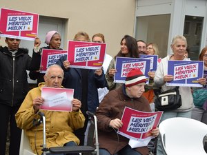 Rébellion dans les Ehpad : en Aveyron, la plus ancienne maison de retraite est entrée en résistance pour sa survie