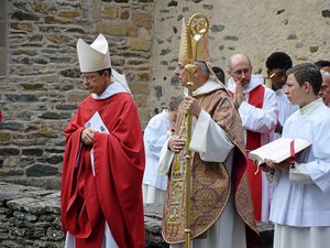 EN IMAGES. Sainte-Foy : chaque année, la procession de la Majesté à Conques, attire des centaines de visiteurs