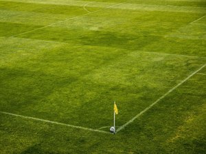 Un footballeur international grec retrouvé mort dans sa piscine : ce que l'on sait de ce terrible drame