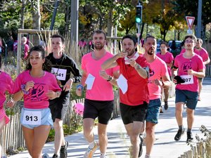 Rodez : Près de 2 000 roses courent contre le cancer du sein