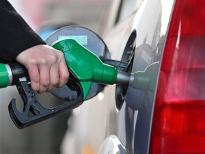 Une voiture sur deux roule encore au diesel en France, mais l'hybride progresse