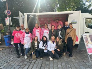 Droit... à la Butte de Montmartre, à Paris, avec Tout le monde contre le cancer !