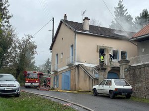 Incendie dans une maison en travaux en Aveyron, une quinzaine de pompiers sur place